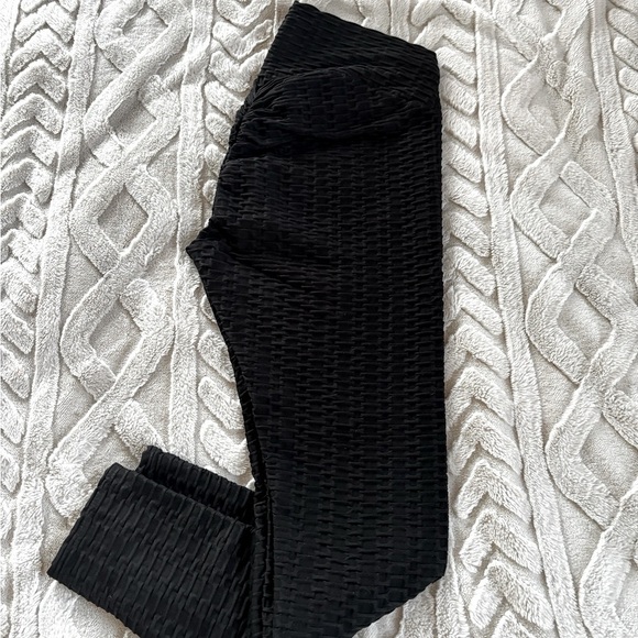 Lulus Black Textured Ruched Leggings - Picture 4 of 6